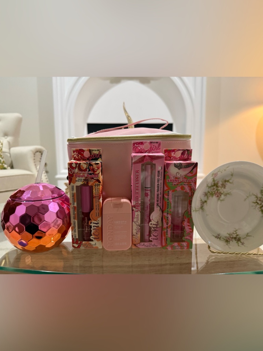 Pink Makeup Gift Set – Assorted Lip & Eye Makeup with Ring Dish Cosmetic Bag! - Picture 5 of 6